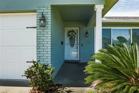 6232 33rd Avenue N St Petersburg FL 33710