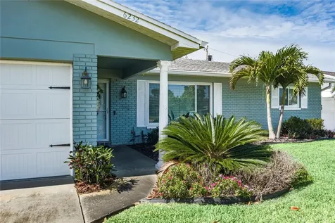 6232 33rd Avenue N St Petersburg FL 33710