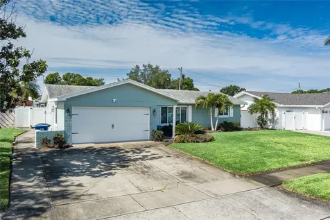 6232 33rd Avenue N St Petersburg FL 33710