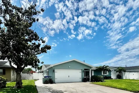 6232 33rd Avenue N St Petersburg FL 33710