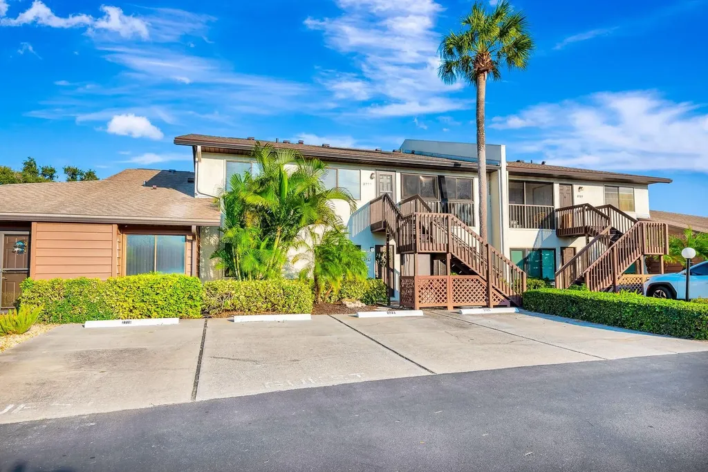 2721 72nd Street Court W Bradenton FL 34209
