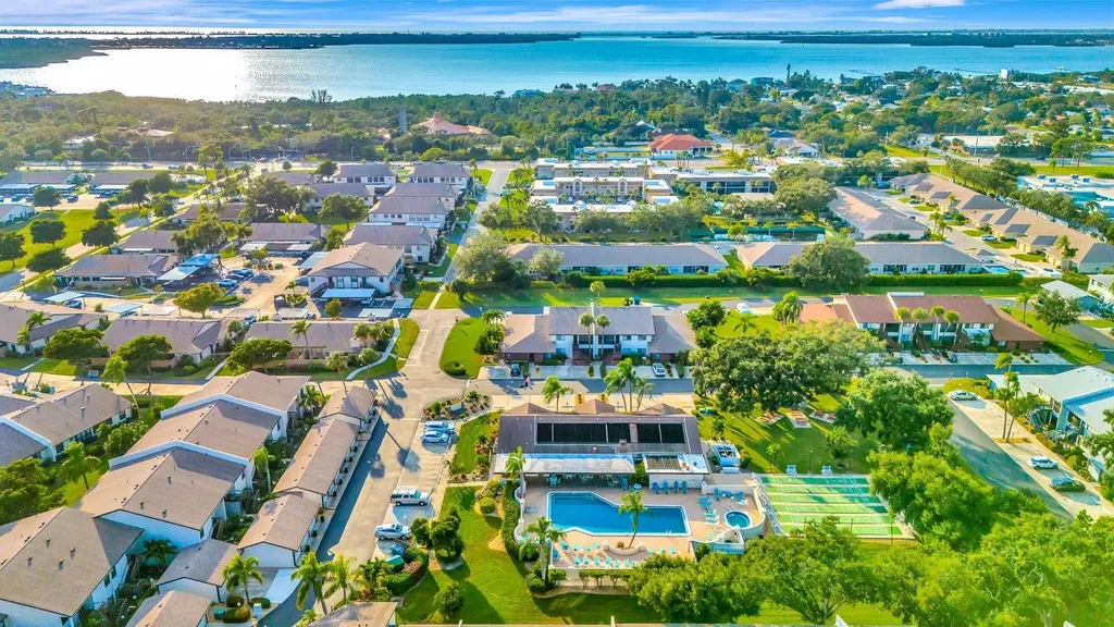 2721 72nd Street Court W Bradenton FL 34209
