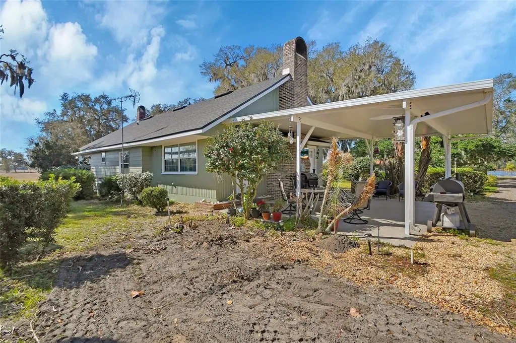 1403 Blackwelder Road De Leon Springs FL 32130