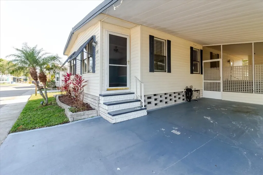 372 Cobia Way Oldsmar FL 34677