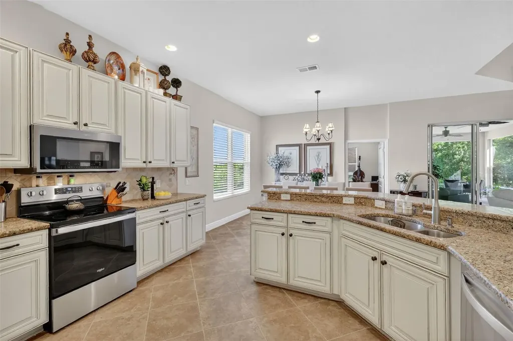 10075 Lake Miona Way Oxford FL 34484