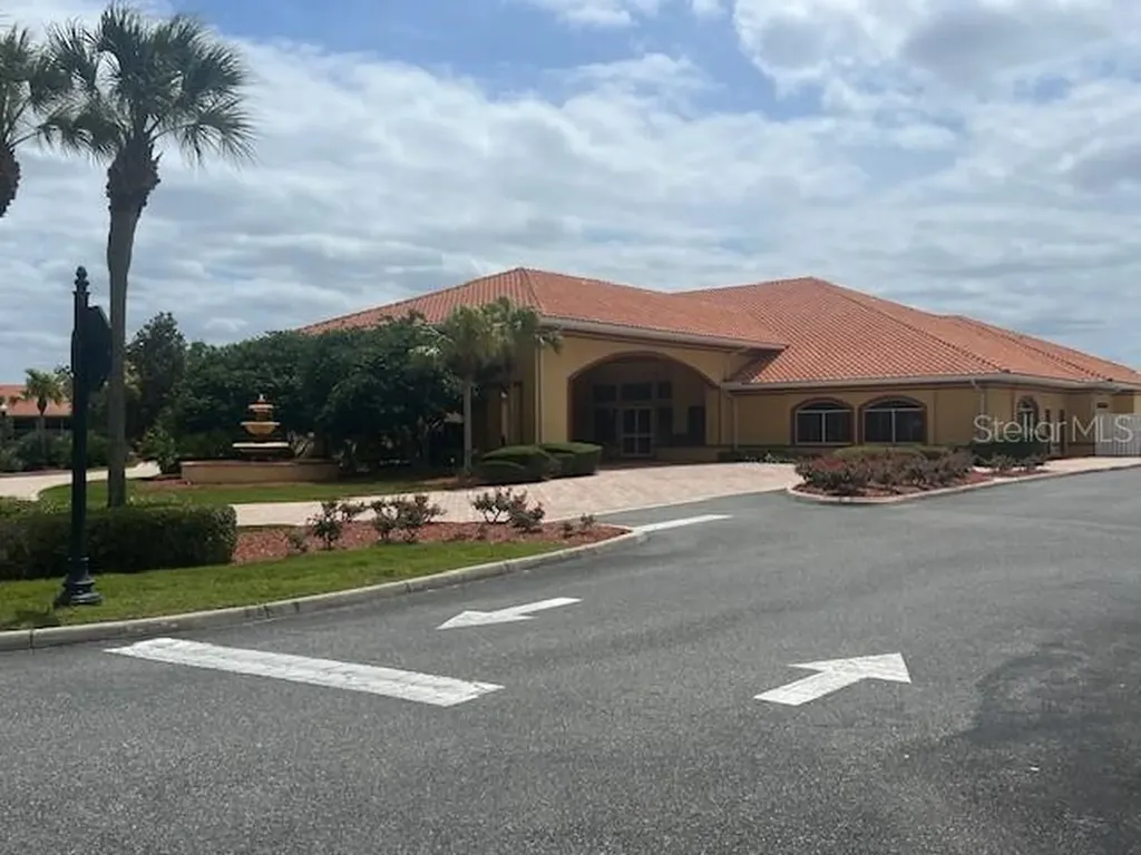 10075 Lake Miona Way Oxford FL 34484