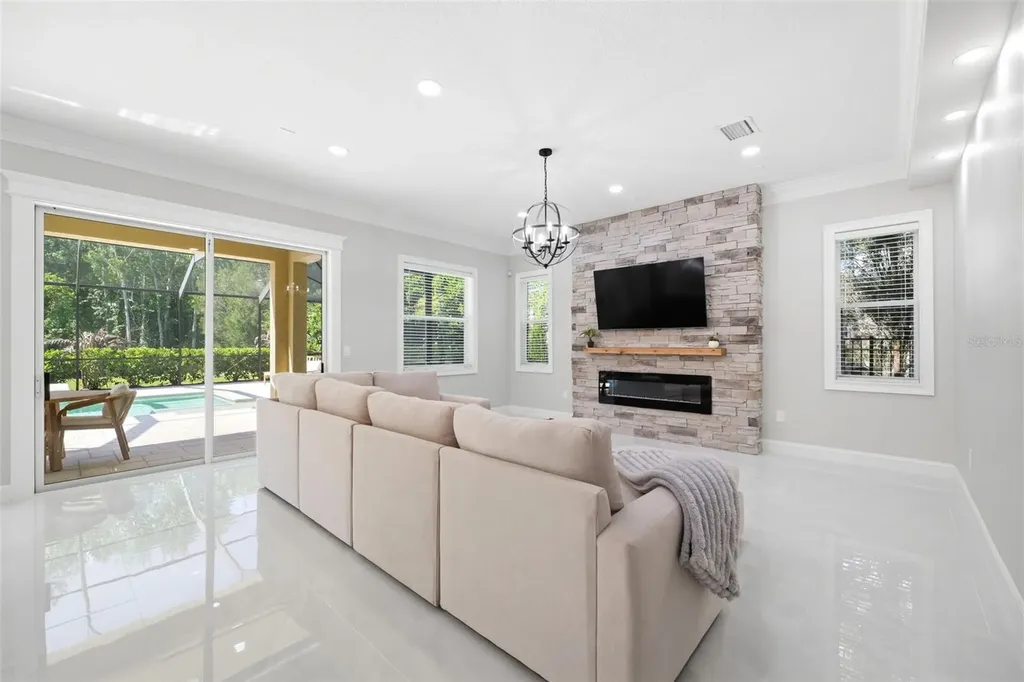 8005 Cypress Crossing Court Tampa FL 33647
