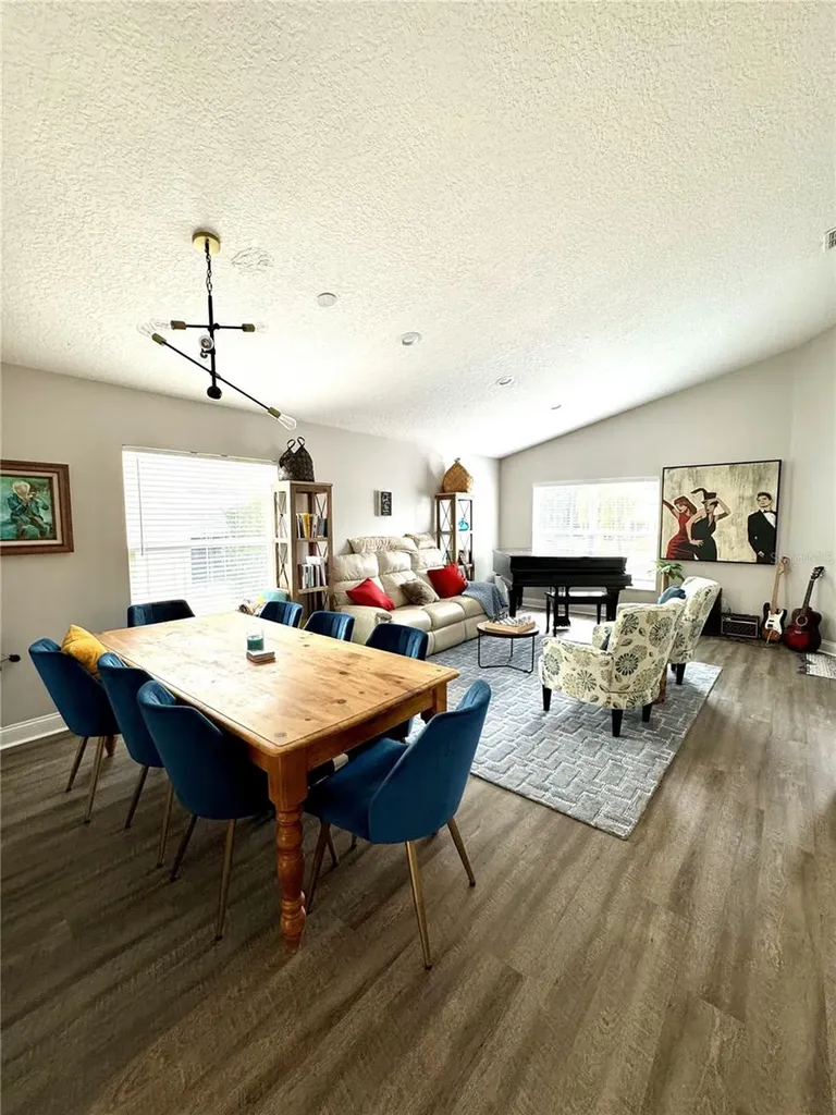 4339 Northern Dancer Way Orlando FL 32826