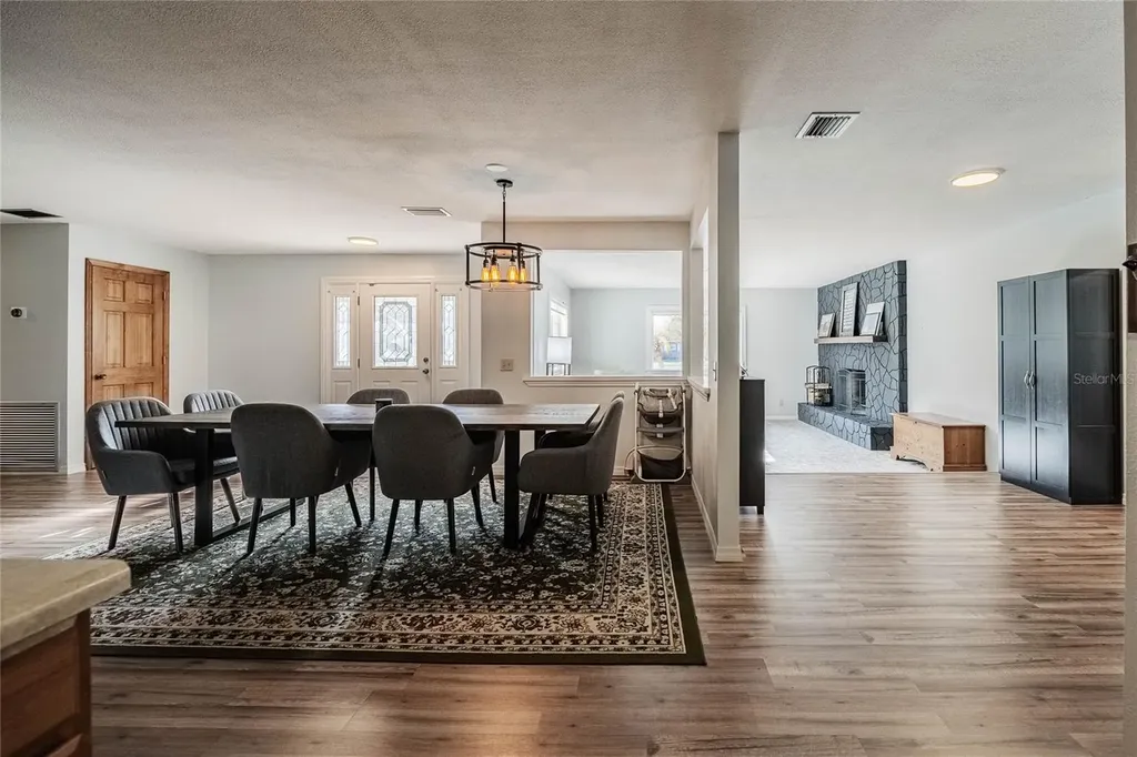 5905 Whispering Pines Road Lakeland FL 33811