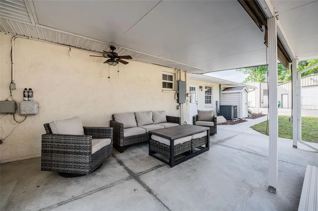 5905 Whispering Pines Road Lakeland FL 33811