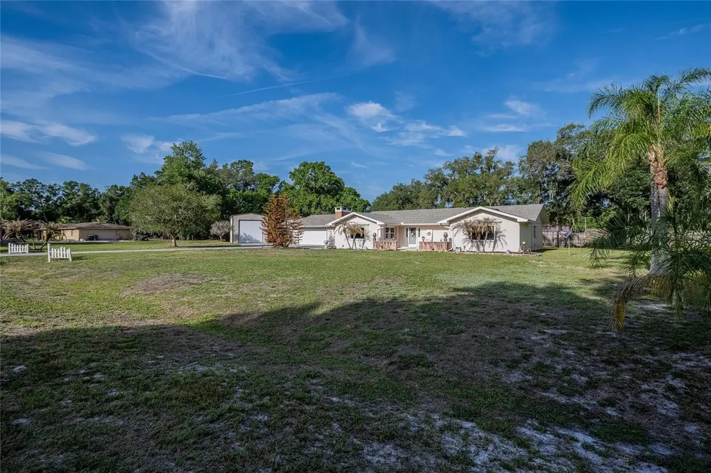 5905 Whispering Pines Road Lakeland FL 33811