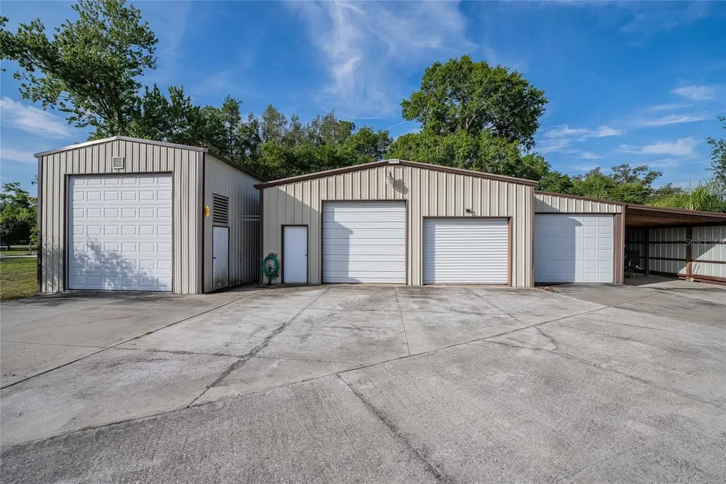 5905 Whispering Pines Road Lakeland FL 33811
