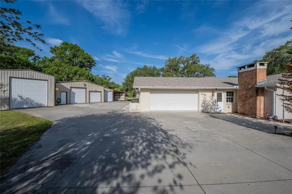 5905 Whispering Pines Road Lakeland FL 33811