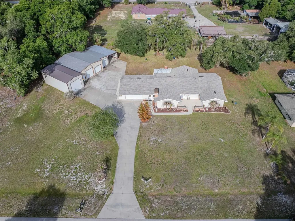 5905 Whispering Pines Road Lakeland FL 33811