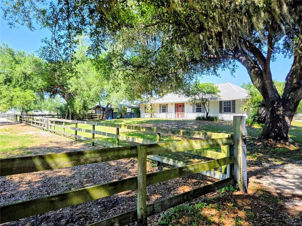 7783 Saddle Creek Trail Sarasota FL 34241