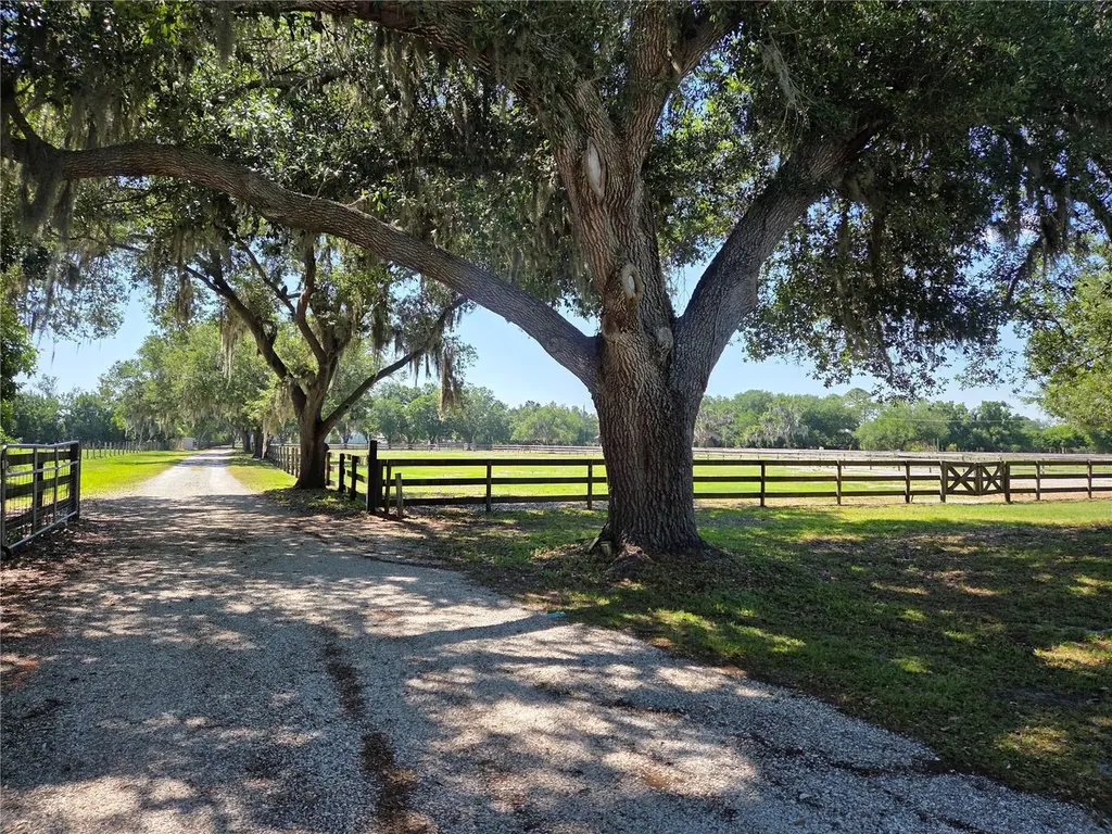7783 Saddle Creek Trail Sarasota FL 34241