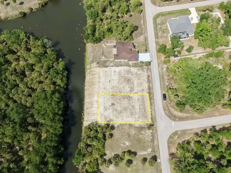 561 Pembroke Drive Port Charlotte FL 33954