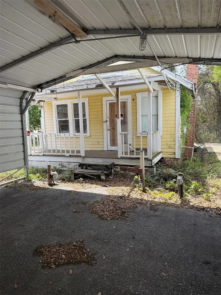 1042 N Dixie Freeway New Smyrna Beach FL 32168