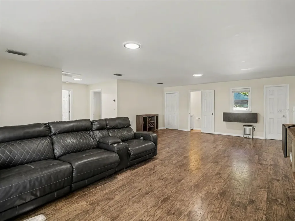 704 S Lockwood Ridge Road Sarasota FL 34237