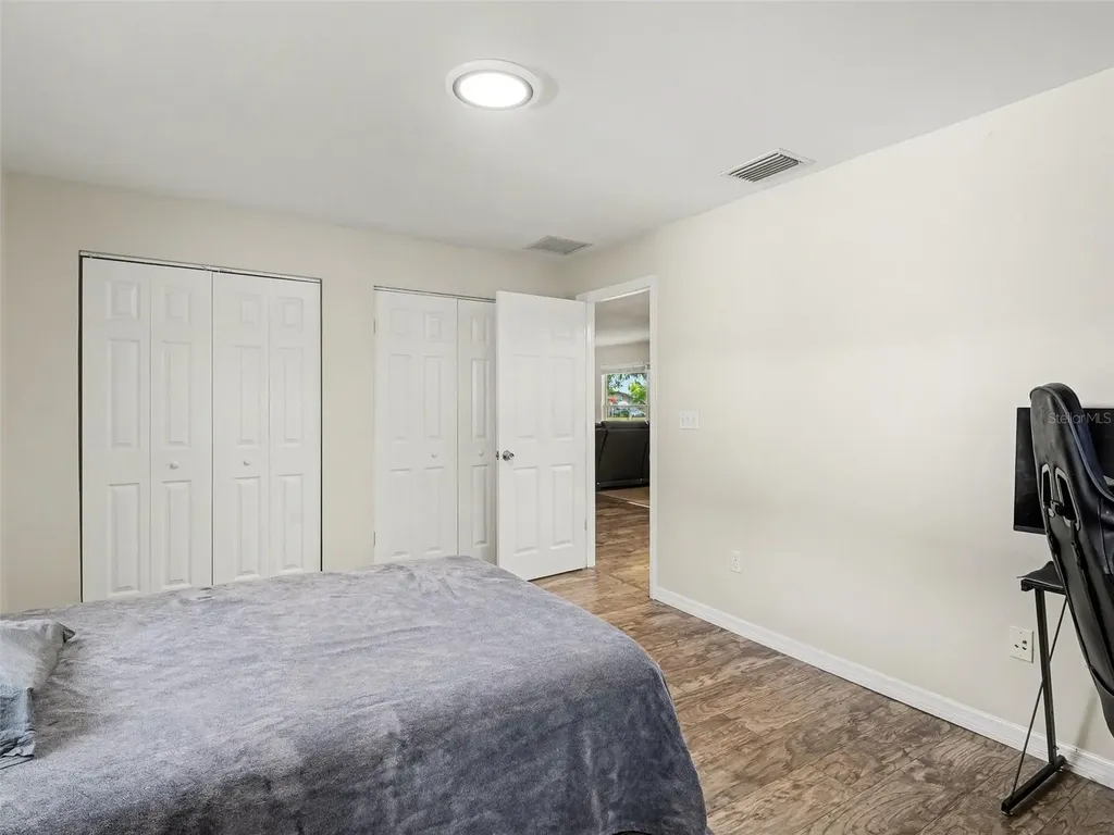 704 S Lockwood Ridge Road Sarasota FL 34237