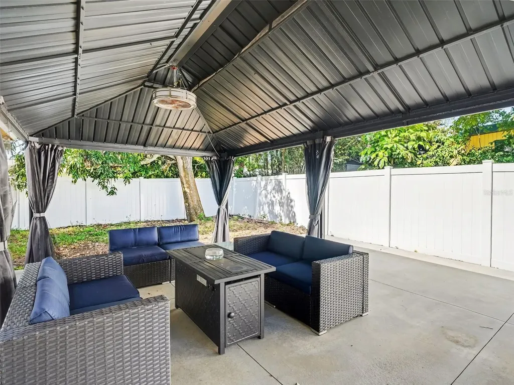 704 S Lockwood Ridge Road Sarasota FL 34237