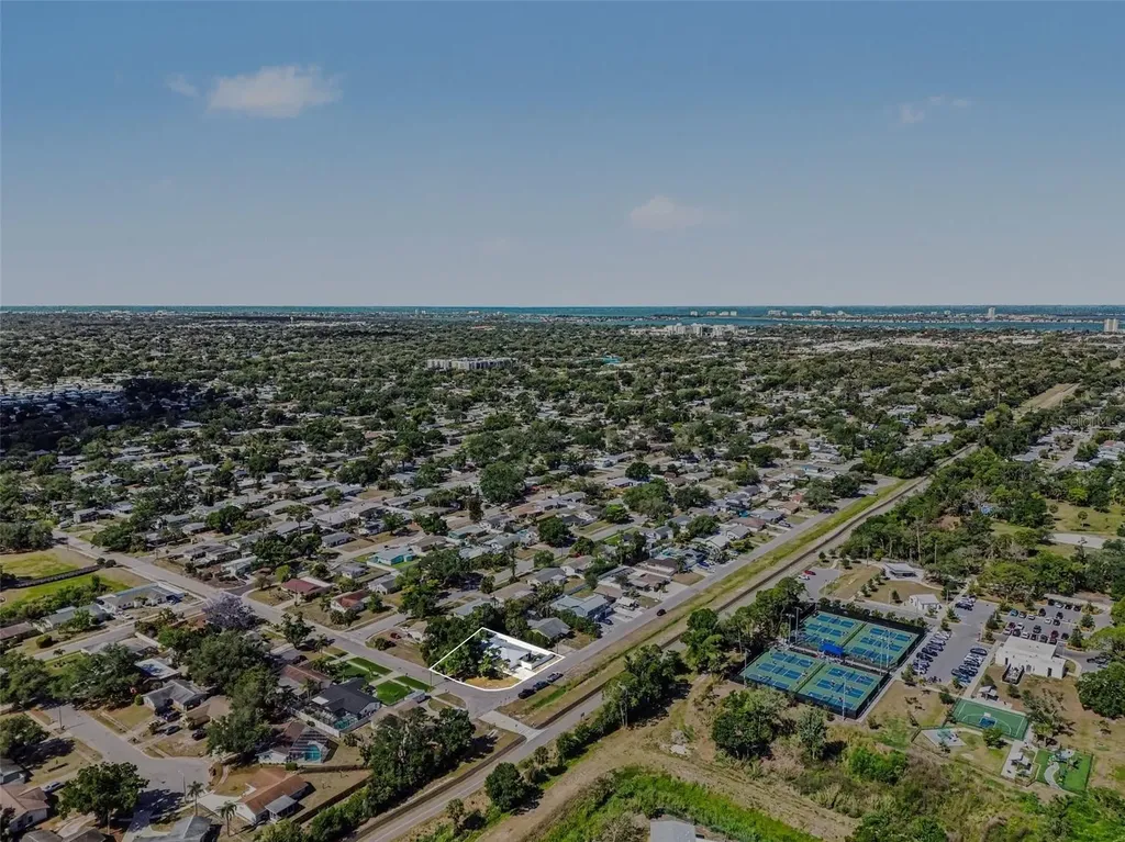 704 S Lockwood Ridge Road Sarasota FL 34237