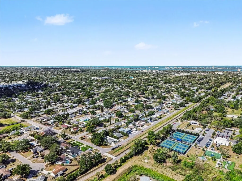 704 S Lockwood Ridge Road Sarasota FL 34237