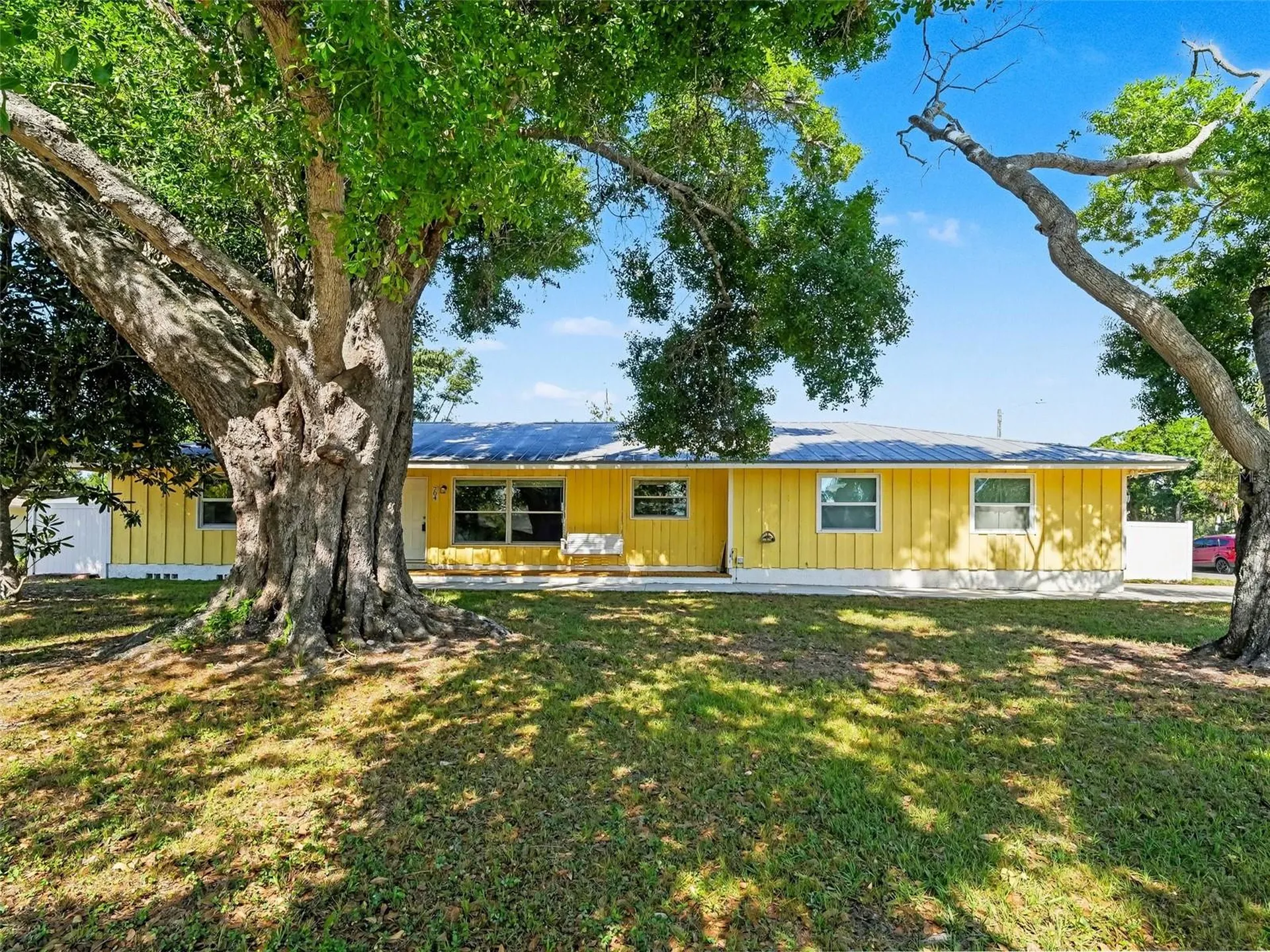 704 S Lockwood Ridge Road Sarasota FL 34237