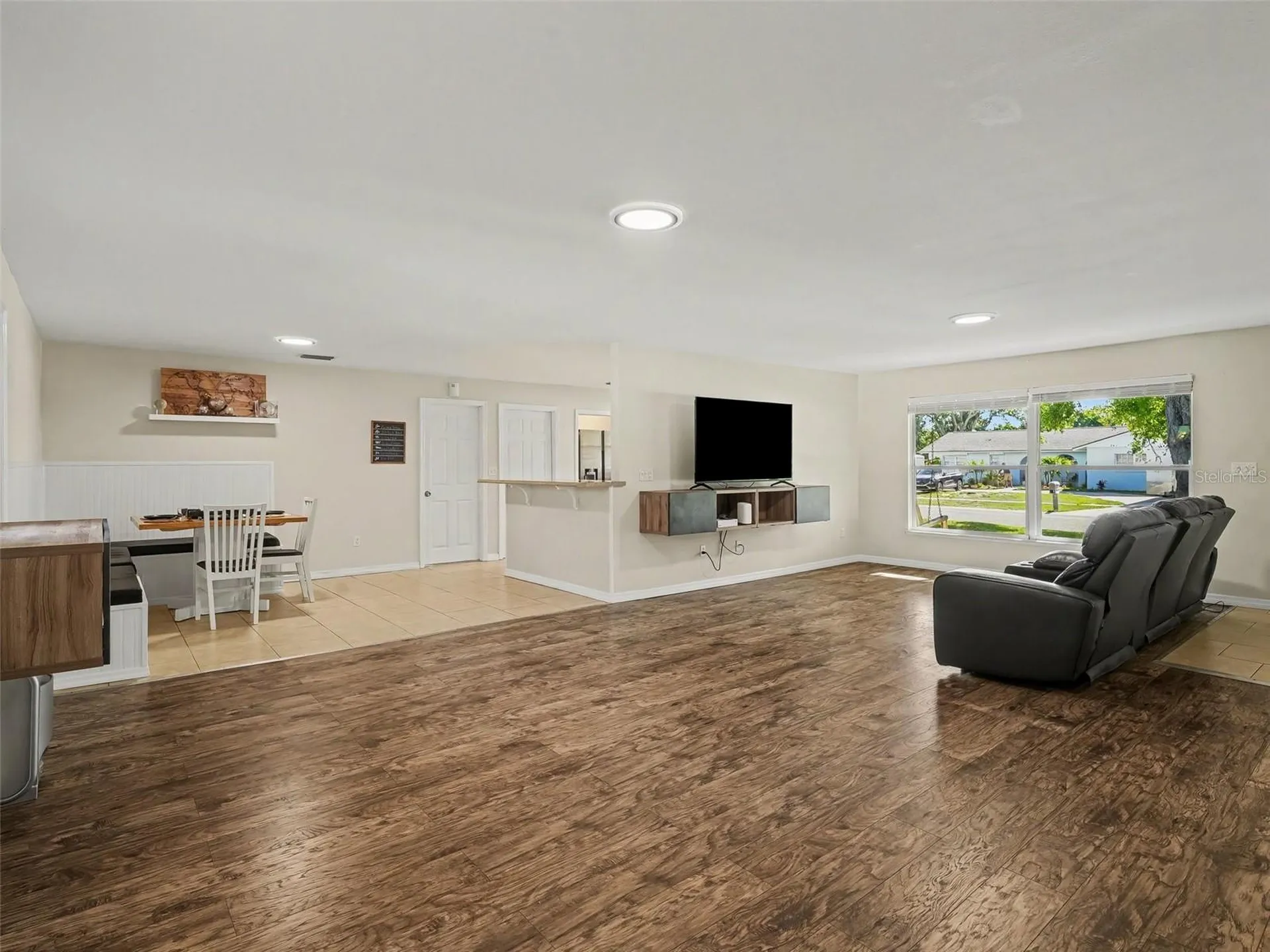 704 S Lockwood Ridge Road Sarasota FL 34237