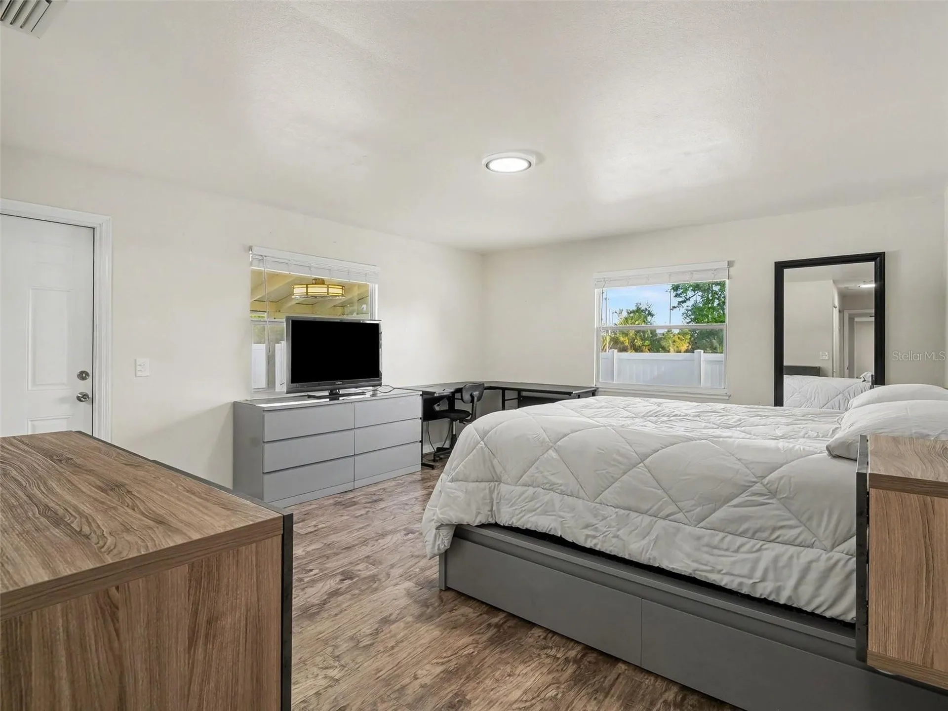 704 S Lockwood Ridge Road Sarasota FL 34237