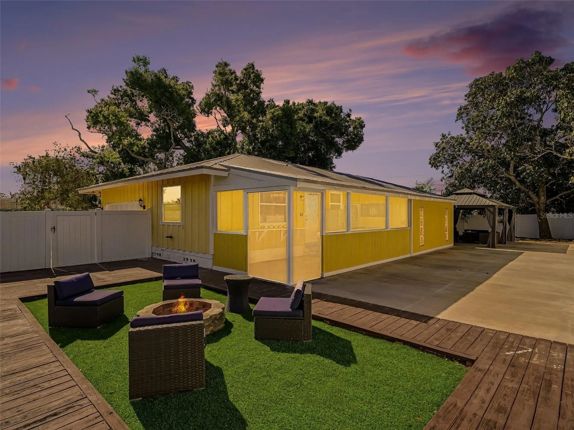704 S Lockwood Ridge Road Sarasota FL 34237