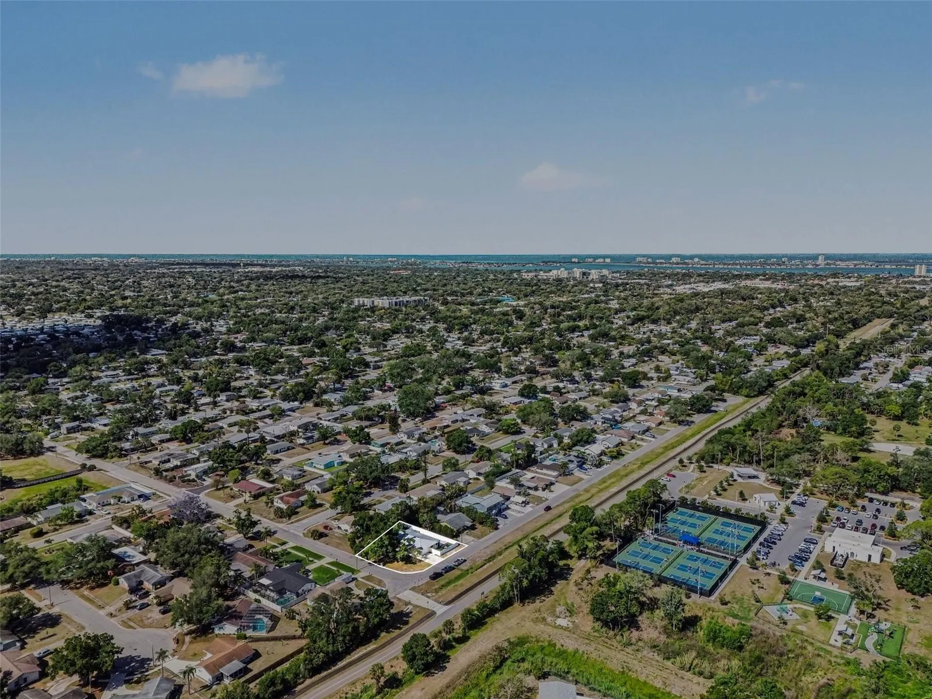 704 S Lockwood Ridge Road Sarasota FL 34237
