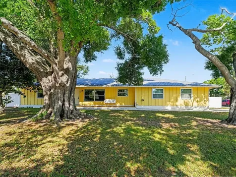 704 S Lockwood Ridge Road Sarasota FL 34237