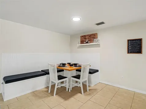 704 S Lockwood Ridge Road Sarasota FL 34237