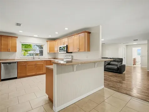 704 S Lockwood Ridge Road Sarasota FL 34237