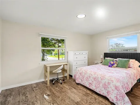 704 S Lockwood Ridge Road Sarasota FL 34237
