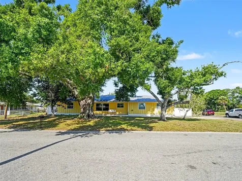 704 S Lockwood Ridge Road Sarasota FL 34237