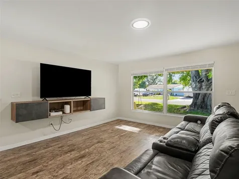 704 S Lockwood Ridge Road Sarasota FL 34237