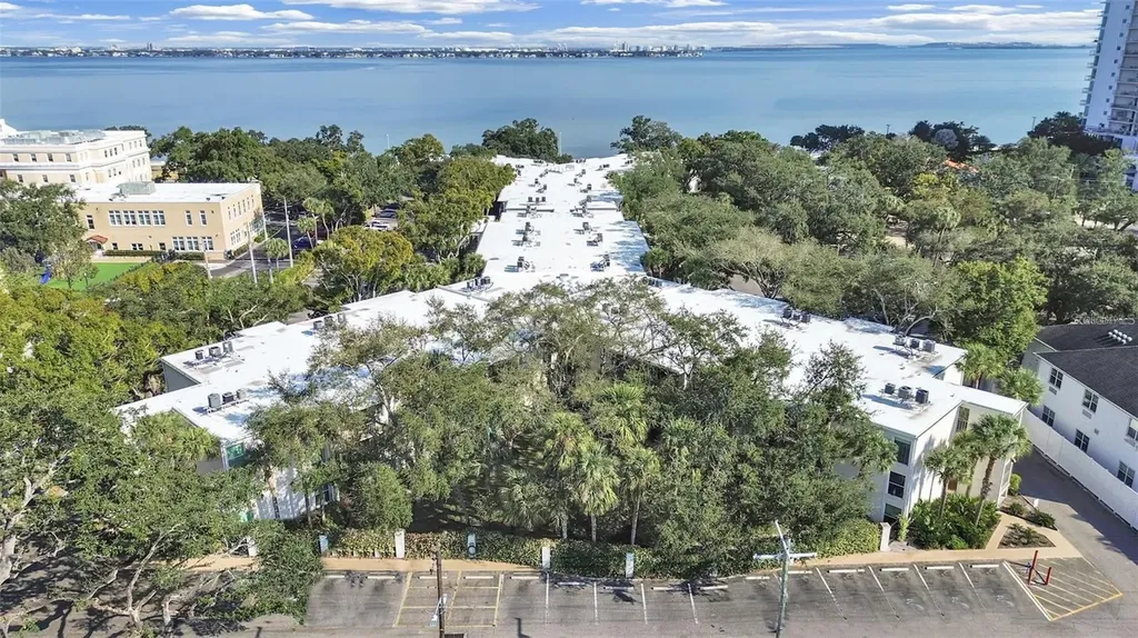3325 Bayshore Boulevard Tampa FL 33629