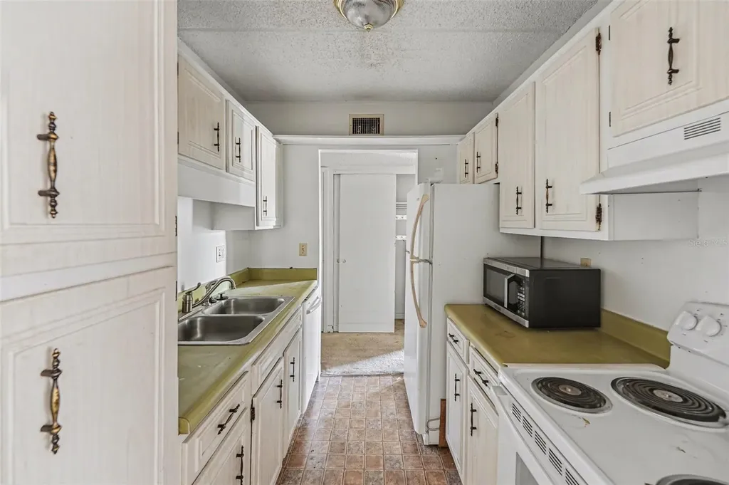 3325 Bayshore Boulevard Tampa FL 33629