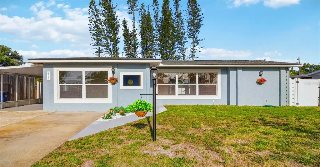220 62nd Street NW Bradenton FL 34209