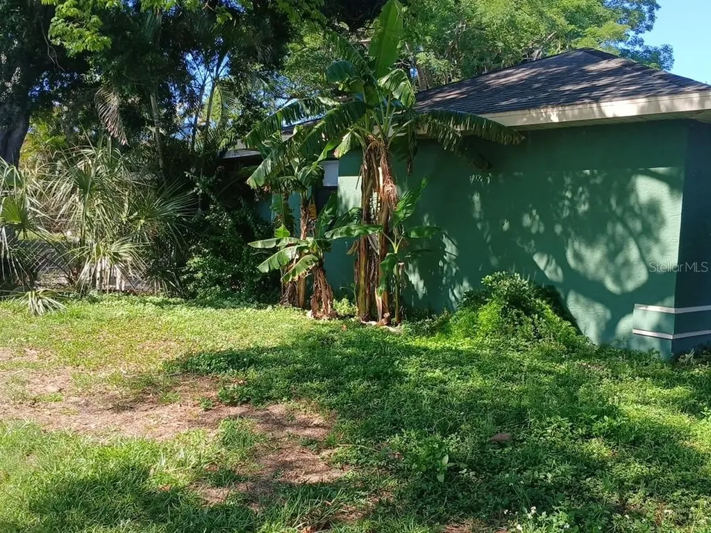 1104 67th Avenue W Bradenton FL 34207