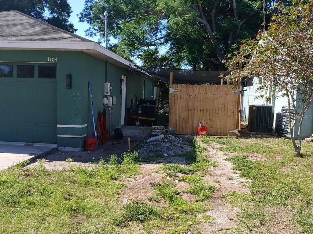 1104 67th Avenue W Bradenton FL 34207