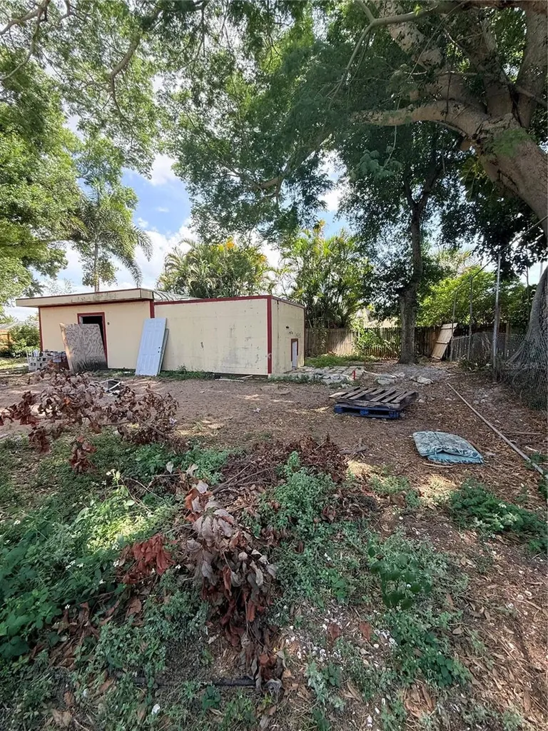 1104 67th Avenue W Bradenton FL 34207