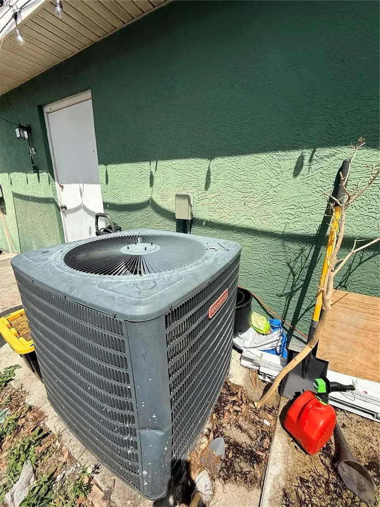 1104 67th Avenue W Bradenton FL 34207
