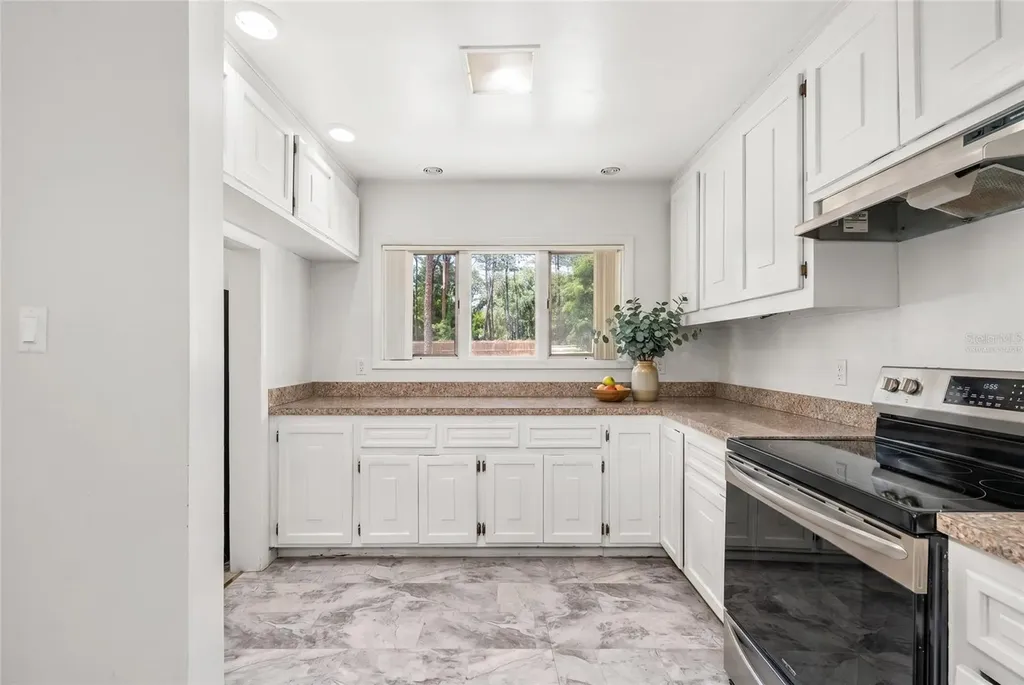 9075 SW 190th Avenue Road Dunnellon FL 34432