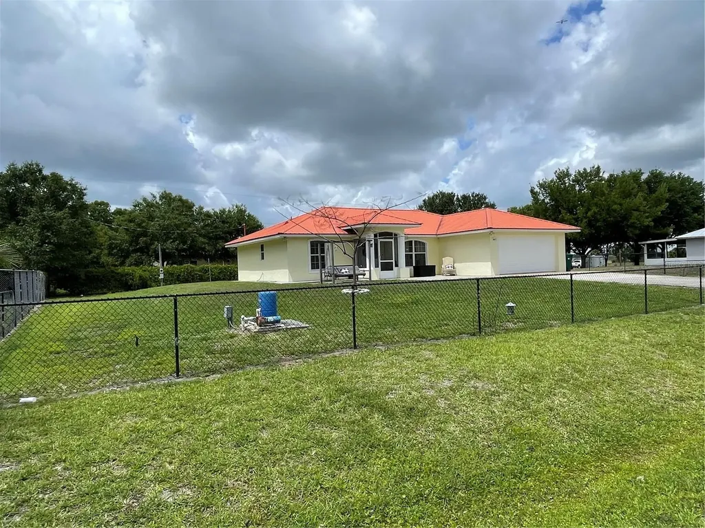 3897 NW 22nd Avenue Okeechobee FL 34972