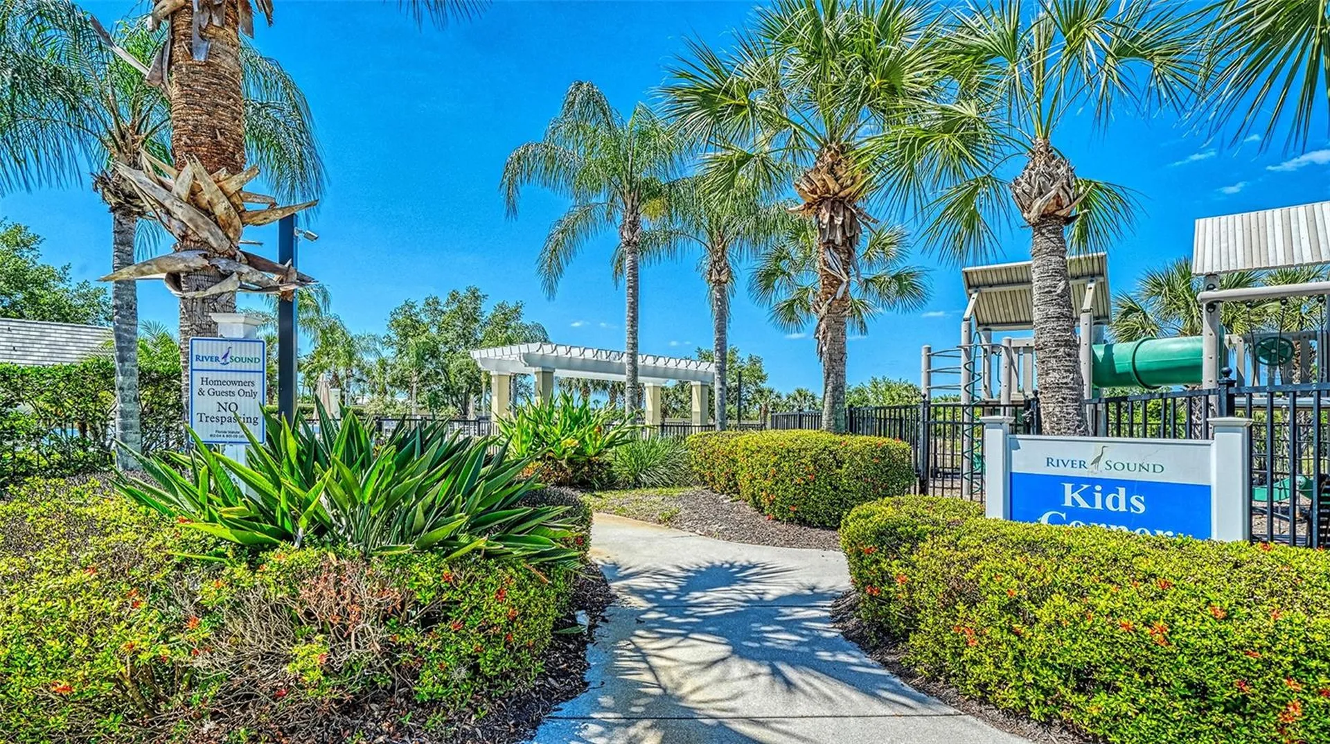 1424 Blue Horizon Circle Bradenton FL 34208