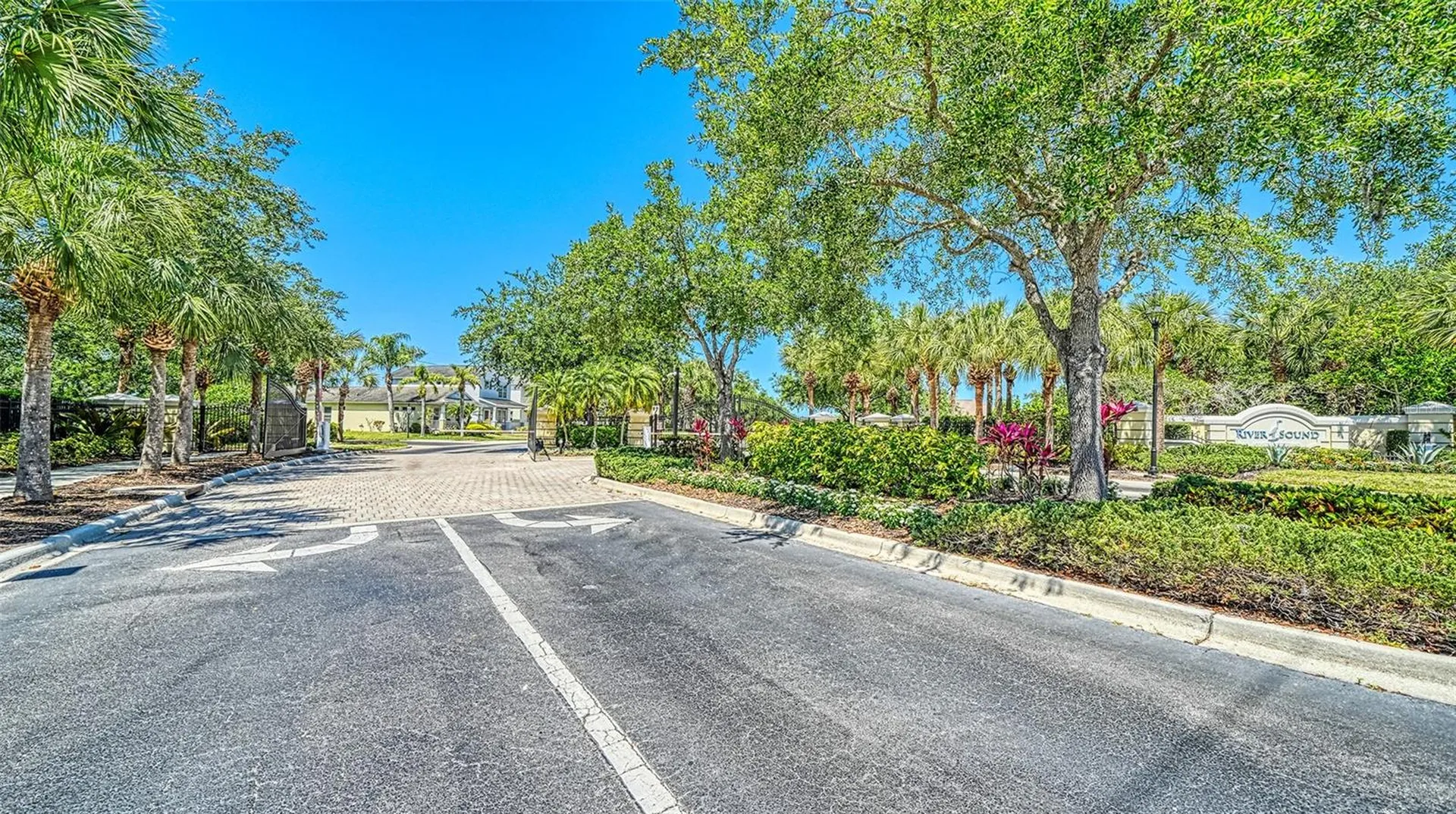 1424 Blue Horizon Circle Bradenton FL 34208