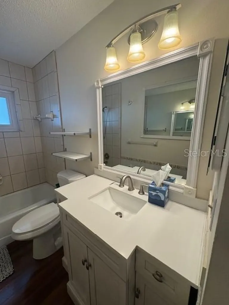 5176 Island Date Street Sarasota FL 34232